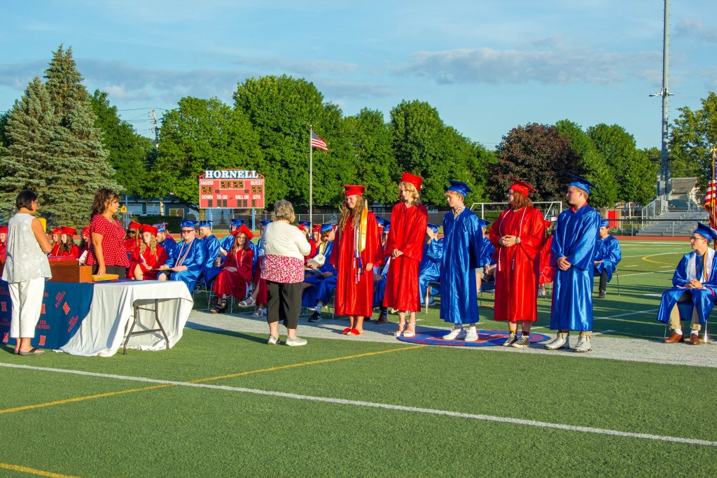 Alumni Association giving out scholarships